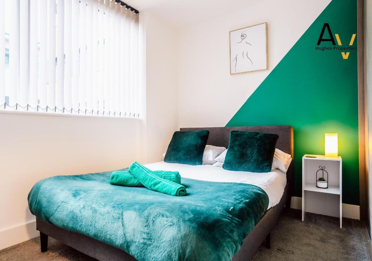 Modern Two-Bedroom Apartment - Central Location, Free Wi-Fi, Ideal For Long Stays By Av Hughes Properties Milton Keynes Exteriör bild