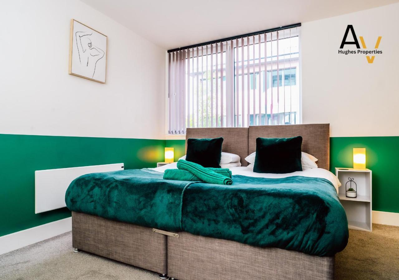 Modern Two-Bedroom Apartment - Central Location, Free Wi-Fi, Ideal For Long Stays By Av Hughes Properties Milton Keynes Exteriör bild