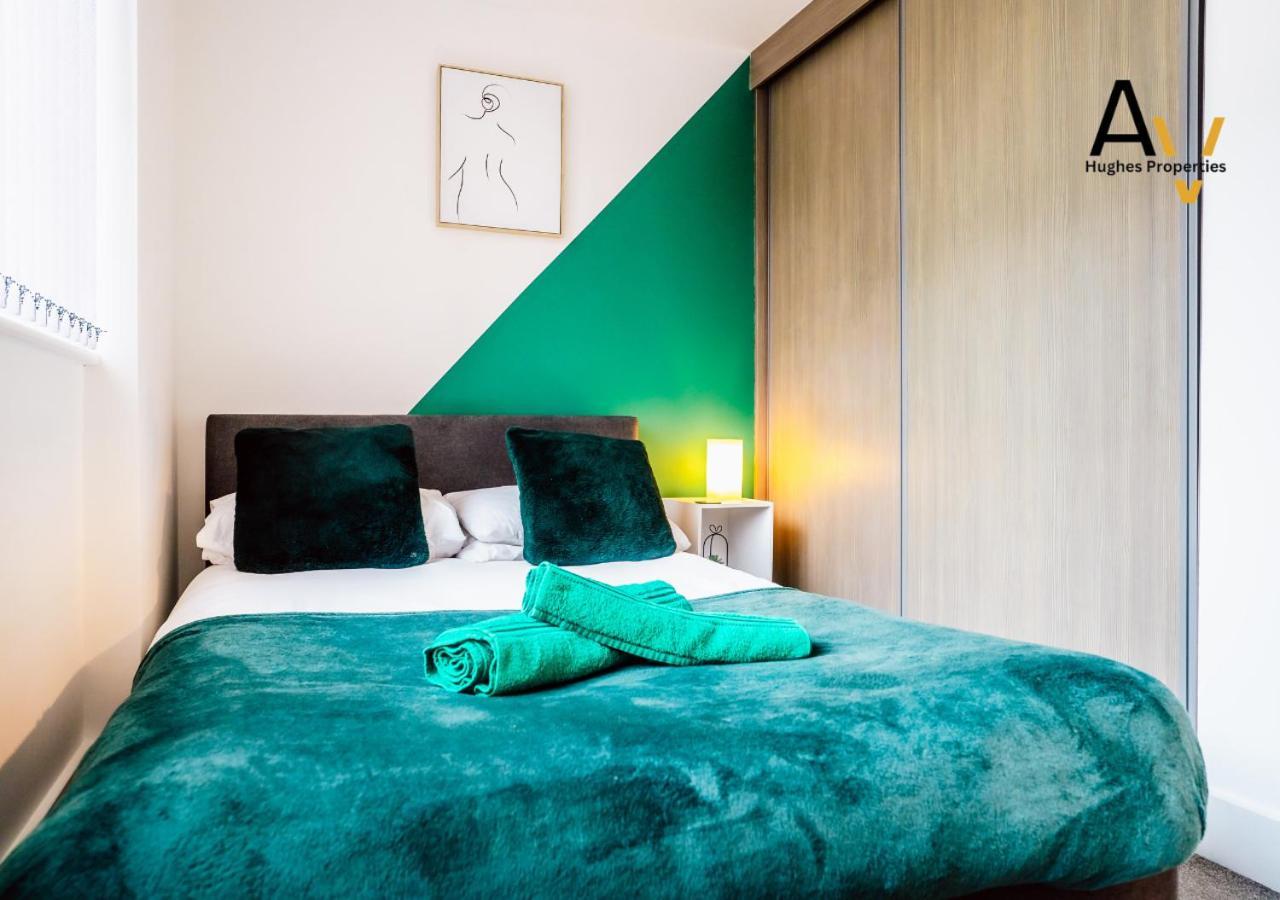 Modern Two-Bedroom Apartment - Central Location, Free Wi-Fi, Ideal For Long Stays By Av Hughes Properties Milton Keynes Exteriör bild