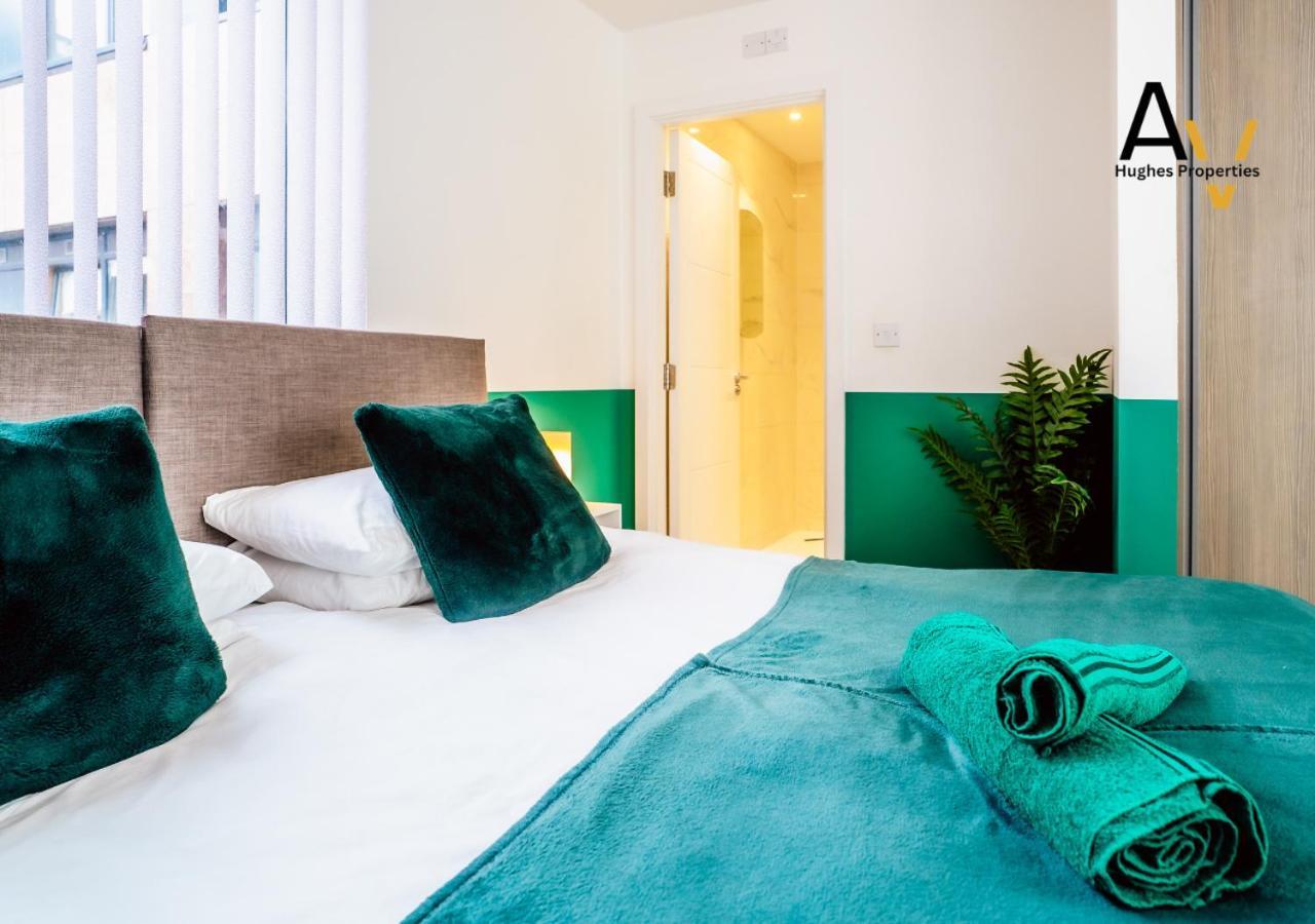 Modern Two-Bedroom Apartment - Central Location, Free Wi-Fi, Ideal For Long Stays By Av Hughes Properties Milton Keynes Exteriör bild